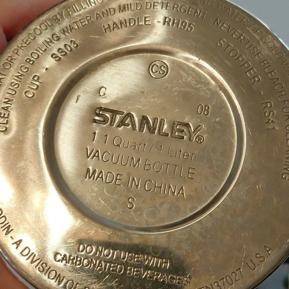 Classic Aladdin Stanley Thermos Vacuum Bottle 1.1 Quart - Picture 4 of 9